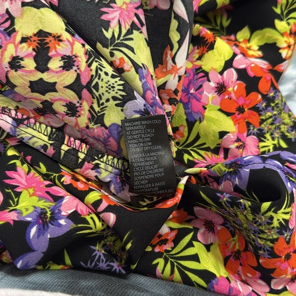 Dex bright floral mini dress with collar cutouts / L / Excellent condition - Picture 17 of 17